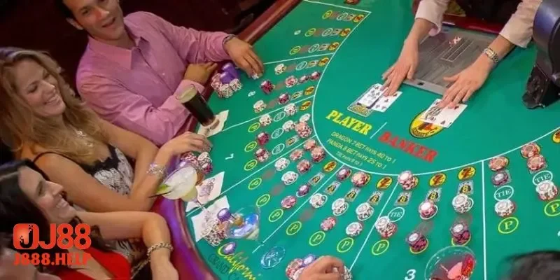 Hướng dẫn cách chơi baccarat và những quy tắc cơ bản
